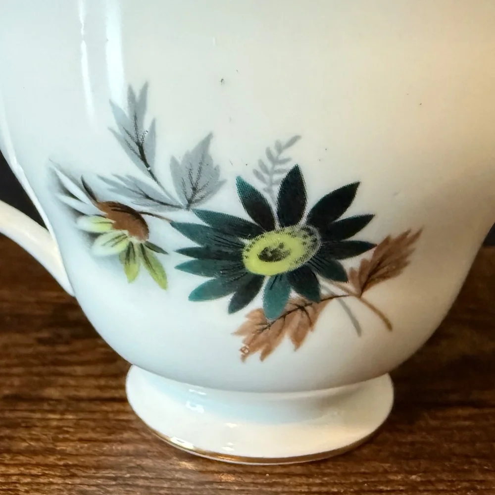 Queen Anne Bone China Tea Cup Floral - Picture 2 of 11